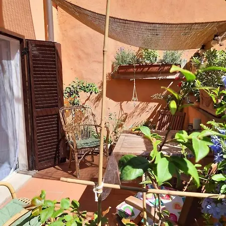 Happia Domus Apartment *